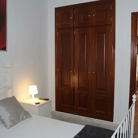 Apartment Rg Triana, Calle Castilla Con Patio *