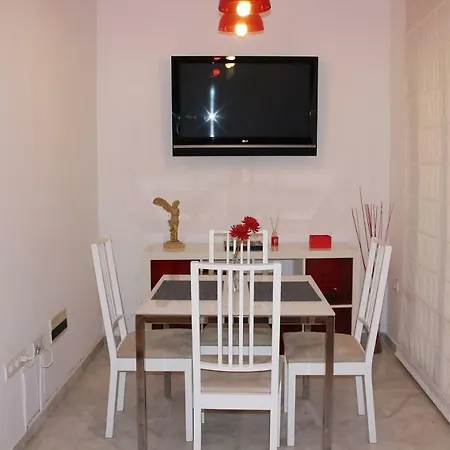 Rg Triana, Calle Castilla Con Patio *