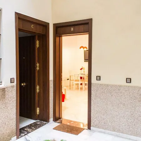 Rg Triana, Calle Castilla Con Patio Apartment Seville